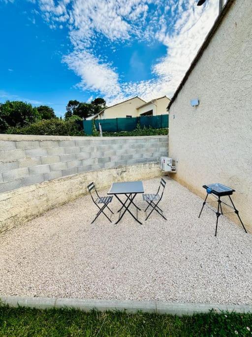 Studio De La Lauze Bourg-Saint-Andeol Exterior photo